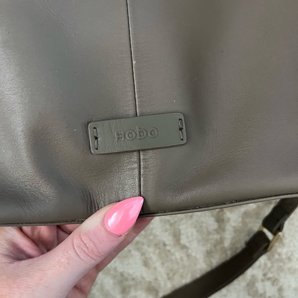 HOBO BRAND PURSE - Picture 3 of 4